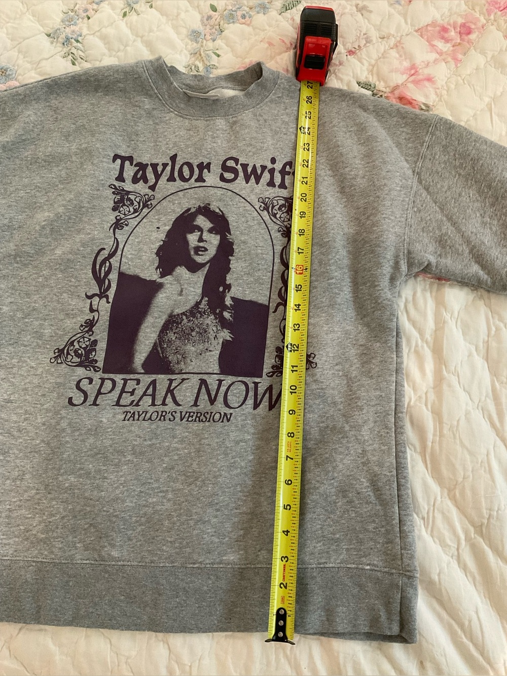 Taylor Swift fleece showery sleeve sweatshirt - Picture 5 of 8